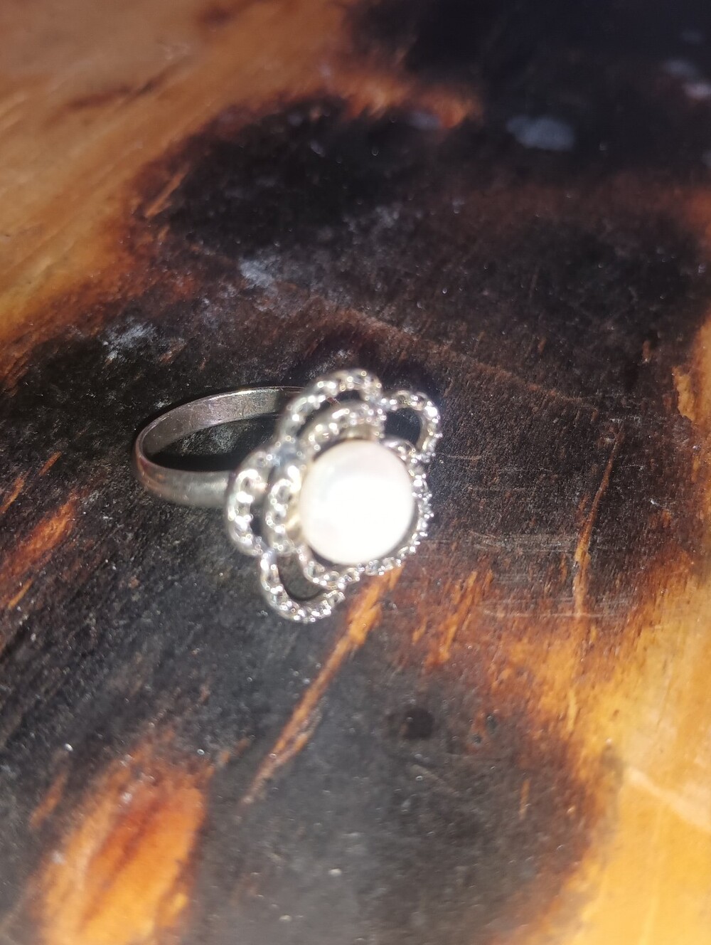 Vintage Elegant Silver Pearl Ring